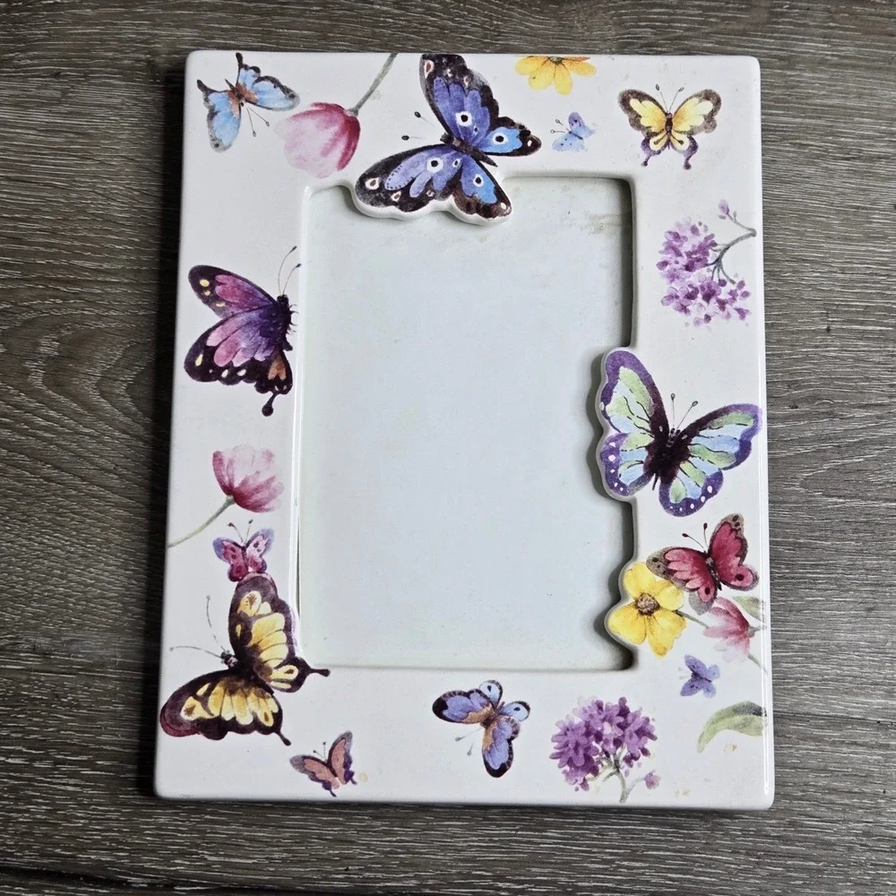 Butterfly Ceramic White Floral 3D Detail Tabletop Picture Frame